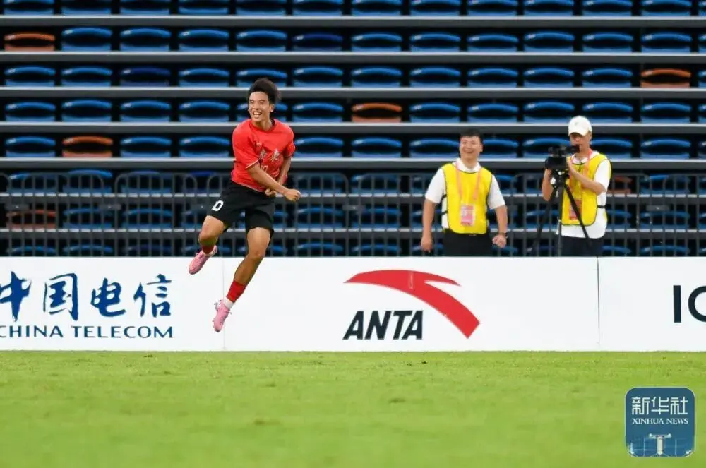 布尼亚明状, 更加希望踢