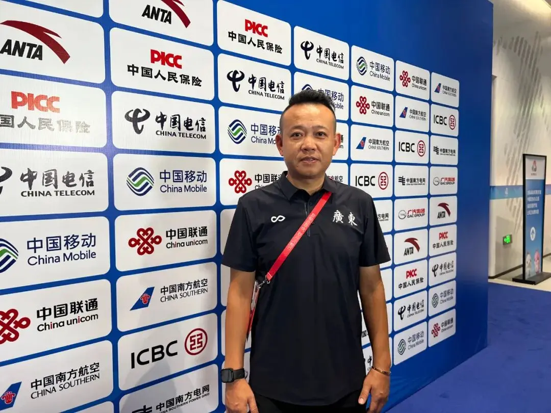 起进攻, 由梅州客家